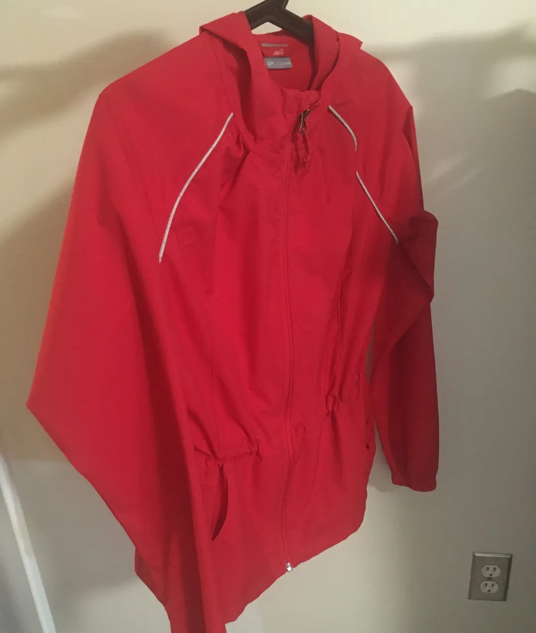 🆓 Rain Jacket / Windbreaker photo 1