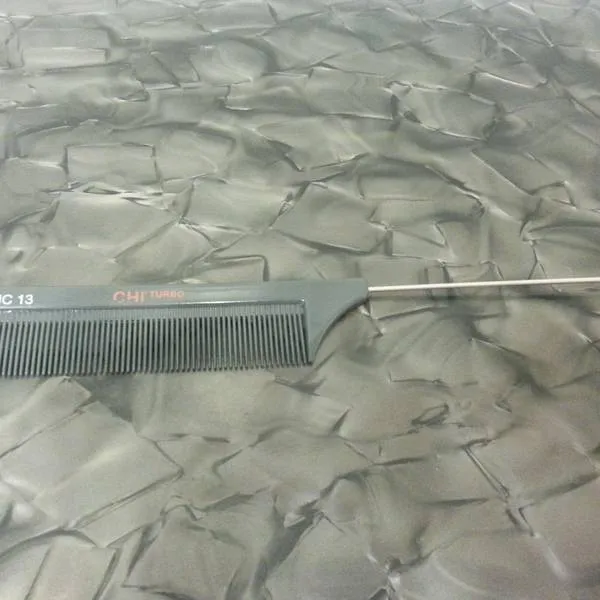 pin tail comb ionic chi photo 1