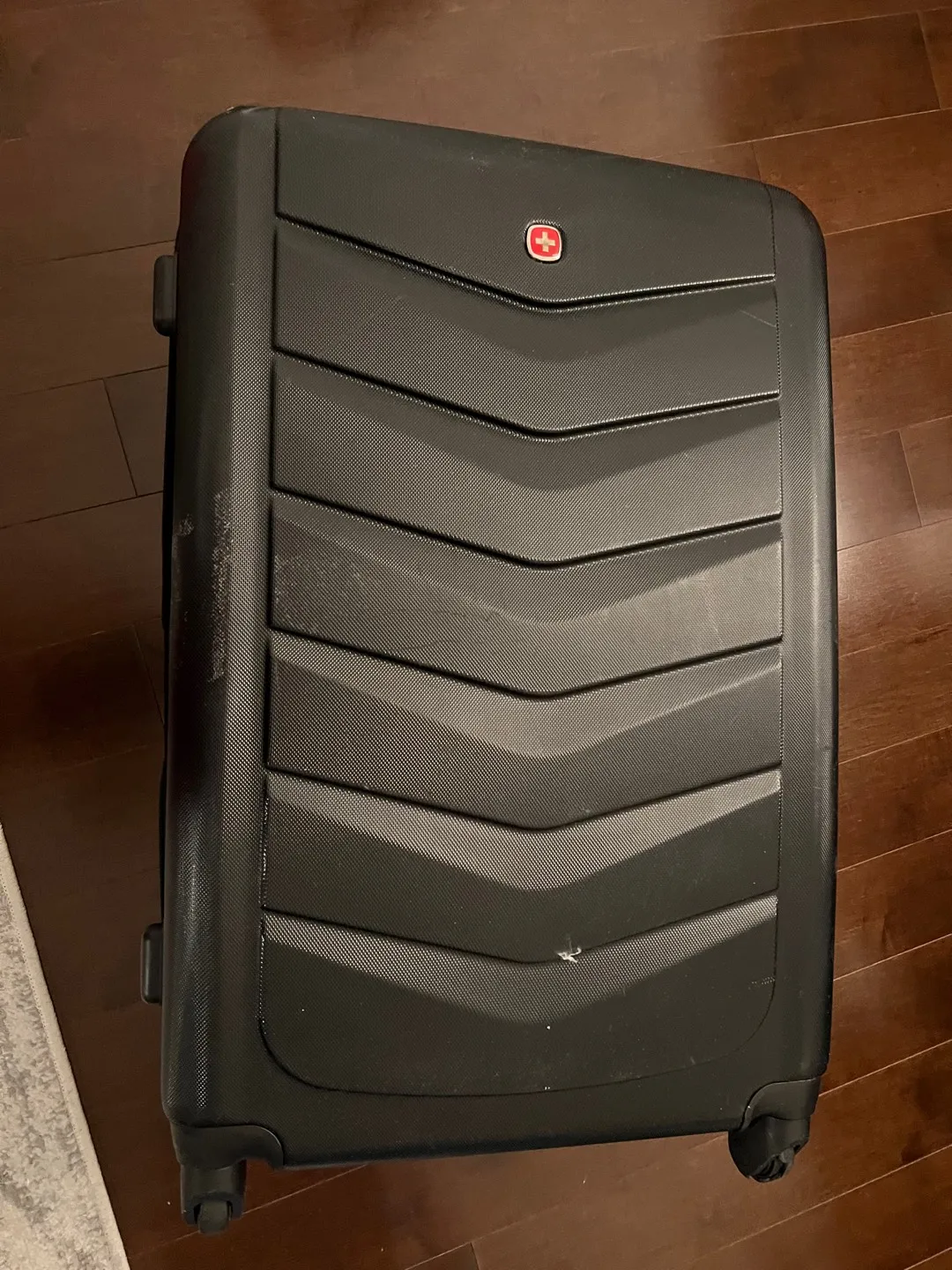 Used Swiss Gear Large Suitcase photo 1