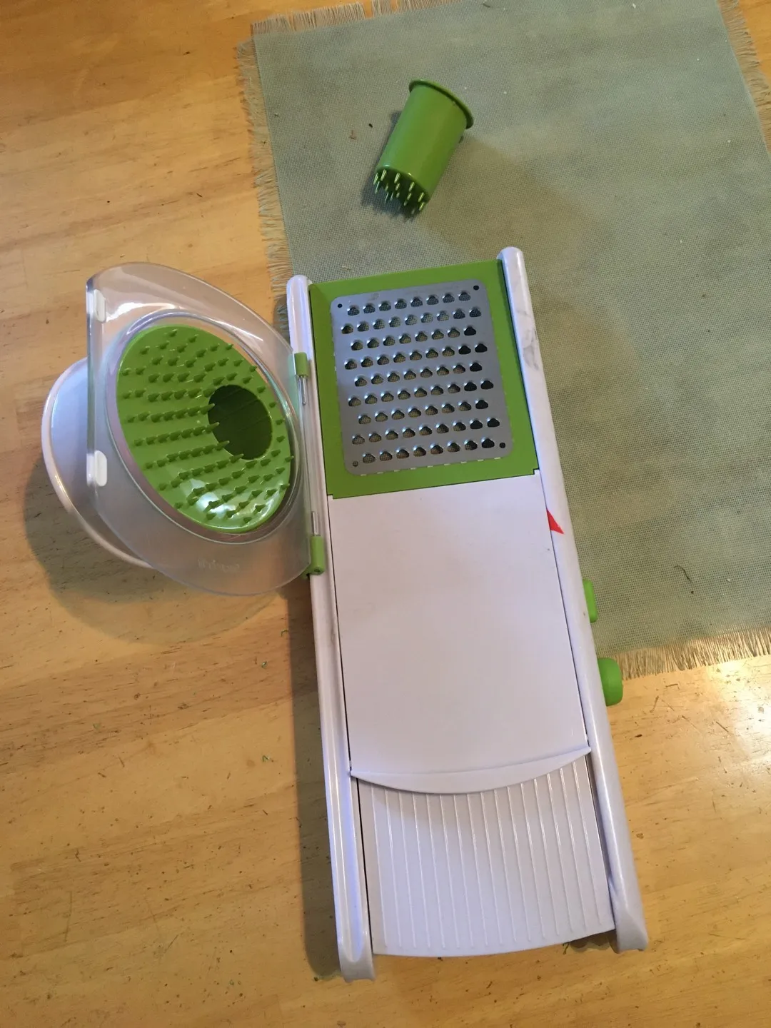 Multifunctional Grater/slicer photo 1