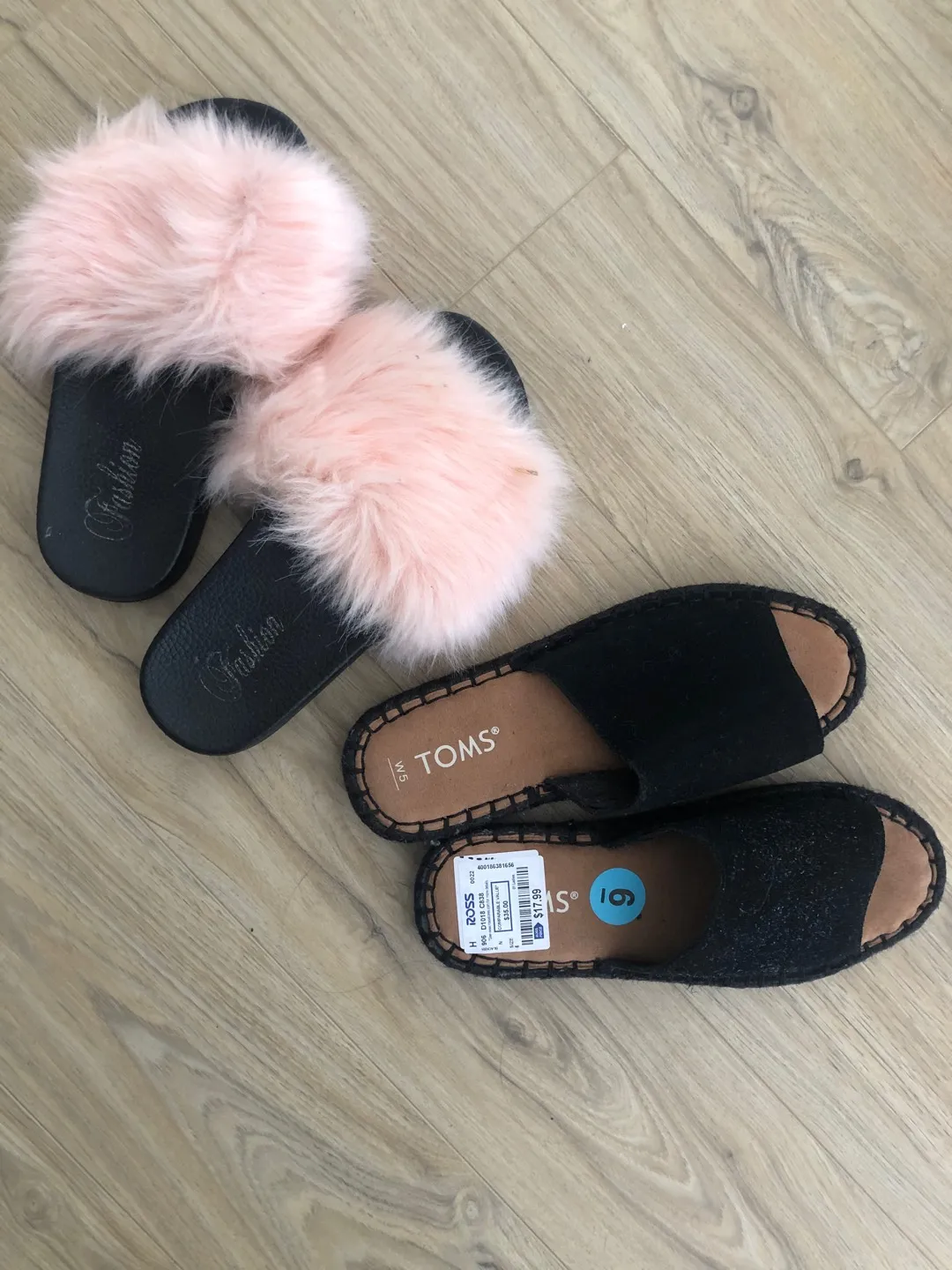 Footwear photo 1