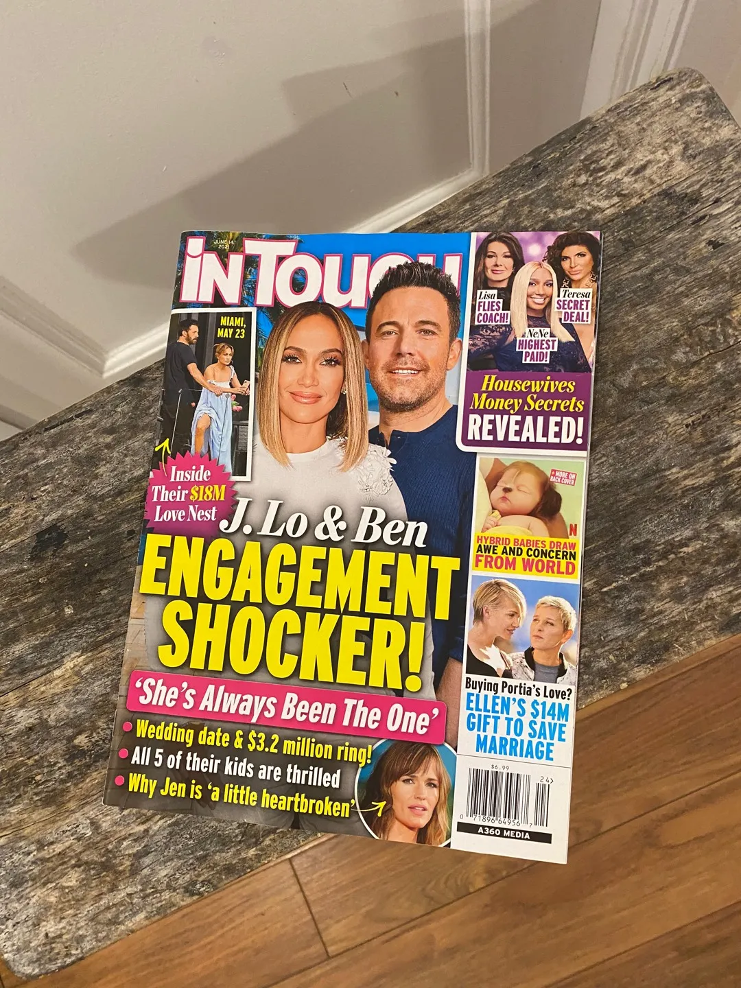 Celeb Magazine 📖 photo 1