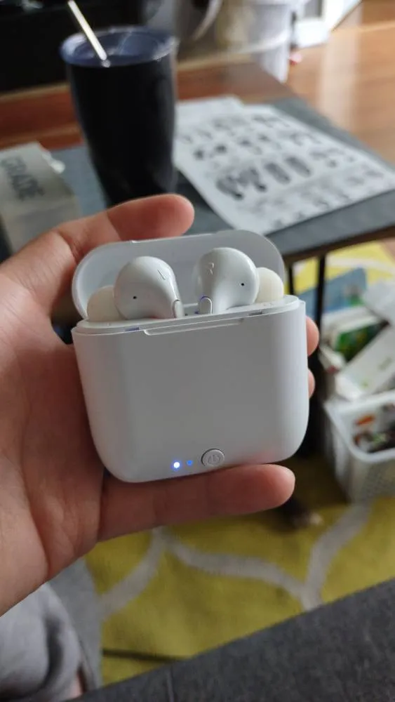 Free Wireless Esso Headphones photo 1