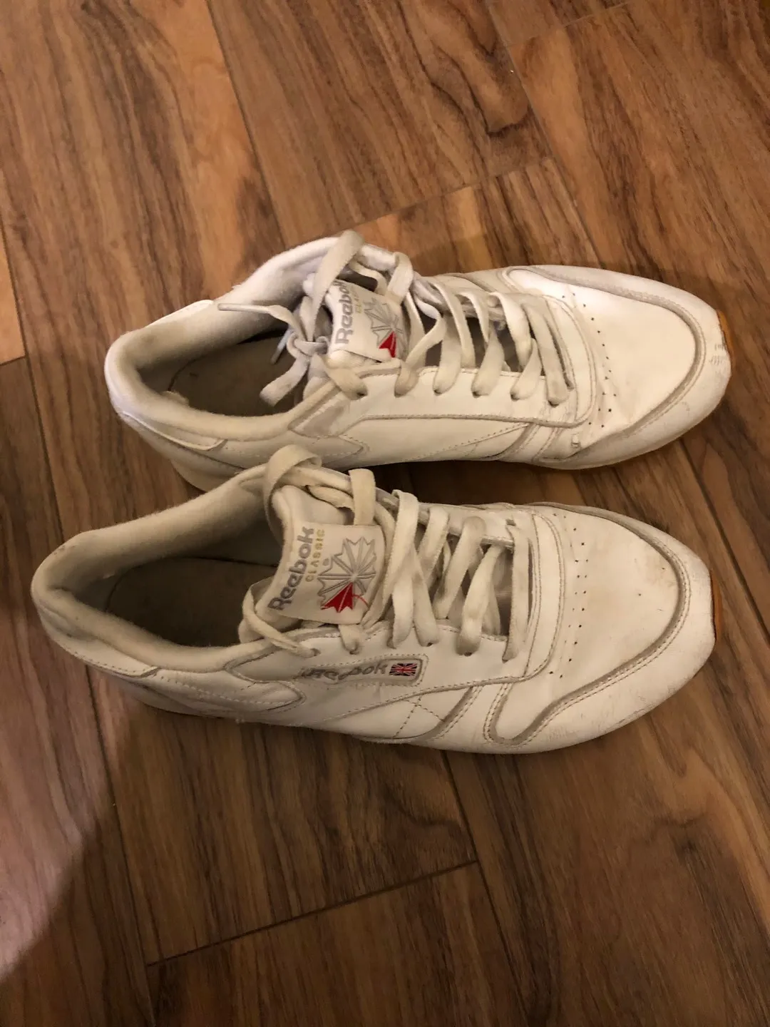 Reebok Sneakers photo 1