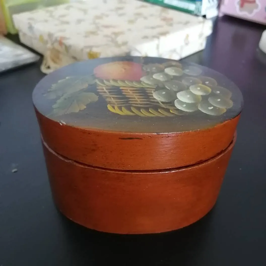 Small Vintage Oval Box photo 1