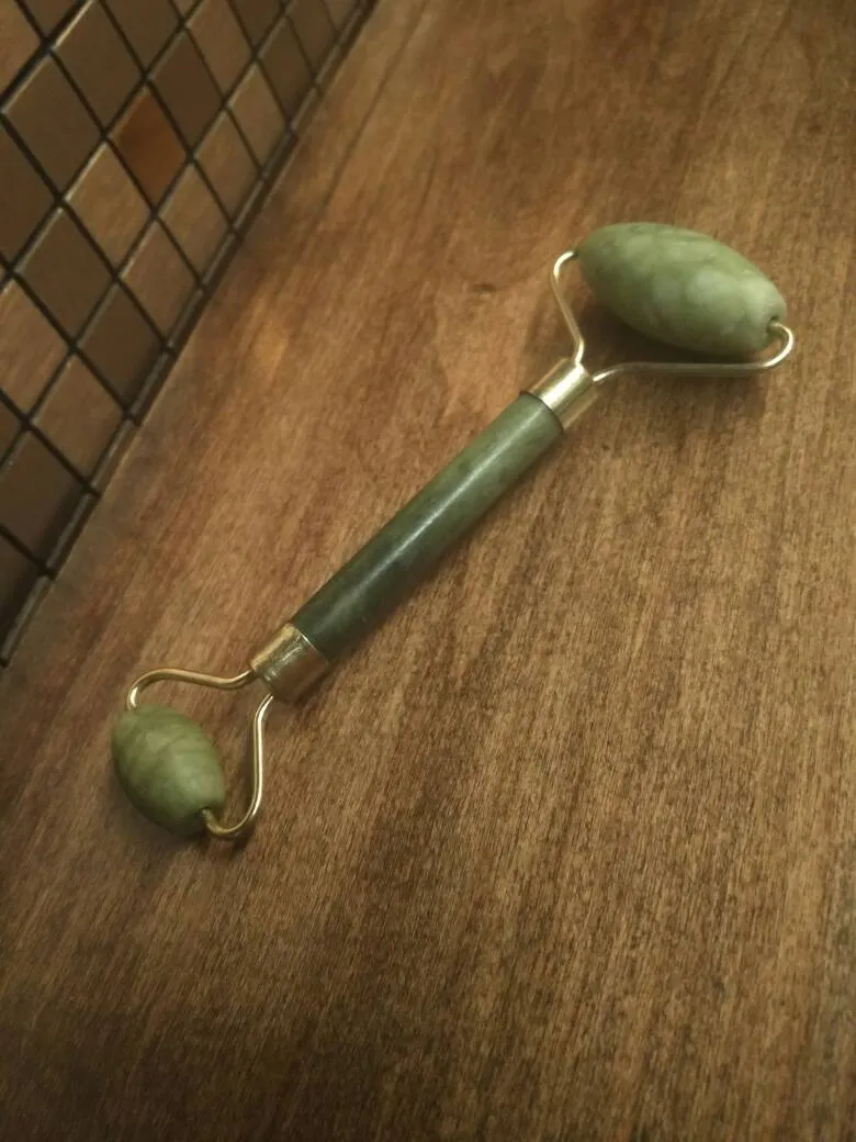 Jade Facial Roller photo 1