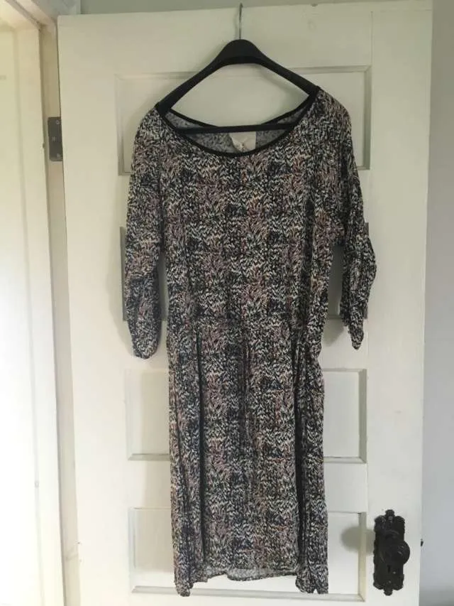 Dress Made In Canada M photo 1