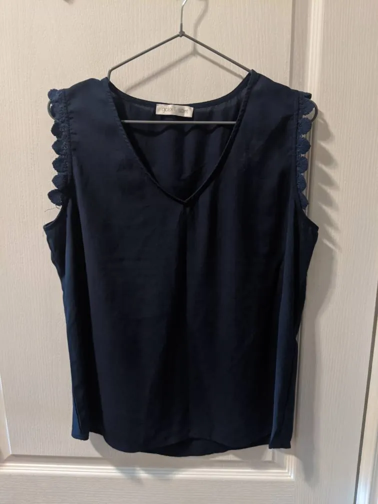 Navy blue dressy tank top Medium NEW photo 1