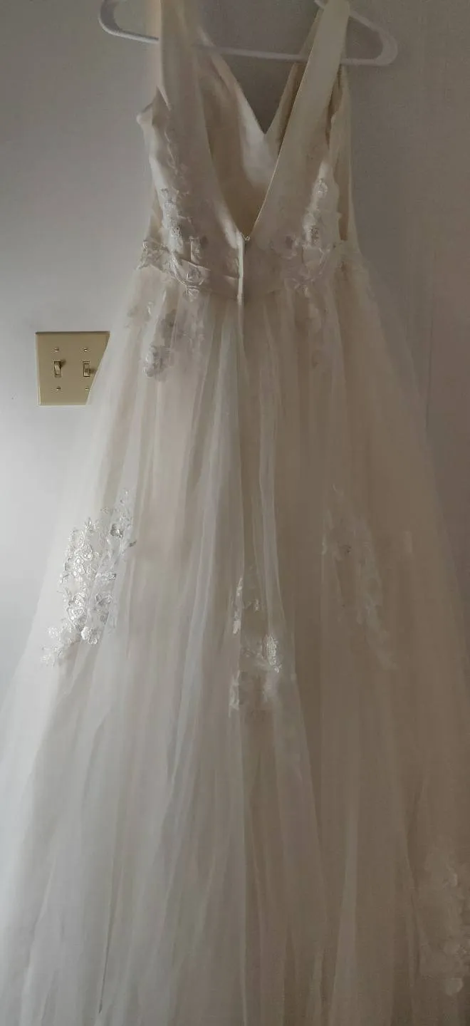 Wedding Dress photo 1