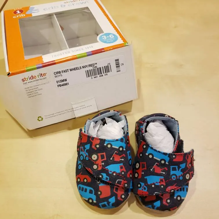 EUC Crib Shoes 3-6 months photo 1