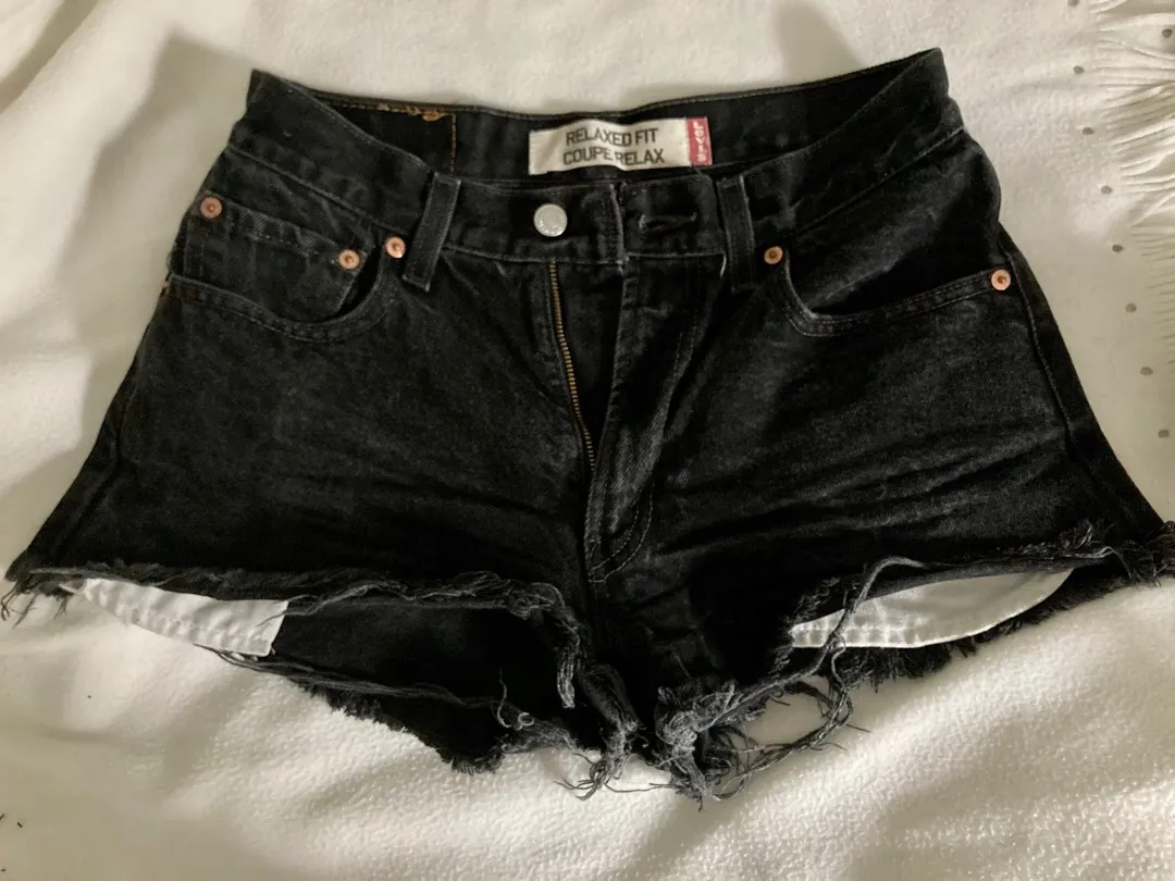 Levi’s Distressed High Waisted Shorts. photo 1
