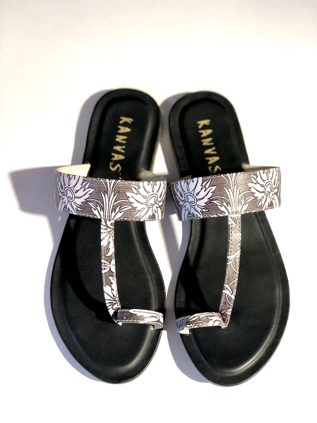 Women's Flip Flop Sandals photo 1