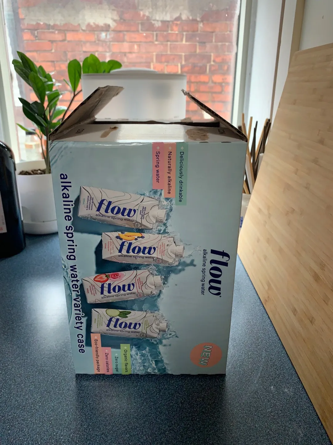 Flow alkaline water box of 6 photo 1