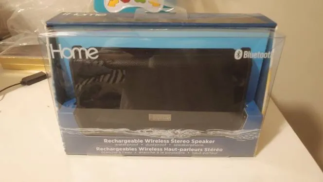 Waterproof Bluetooth Speaker photo 1