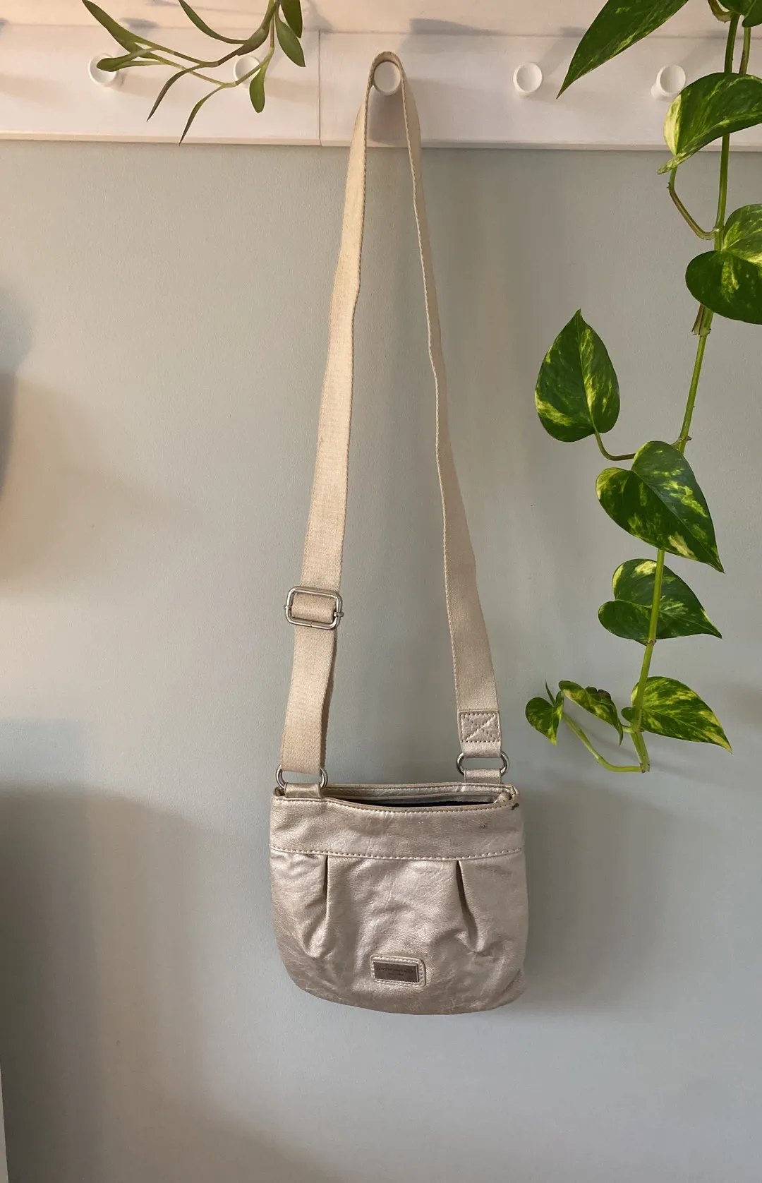 🎁 Free With Trade *** Tommy Hilfiger Purse photo 1