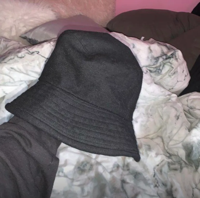 Bucket Hat photo 1