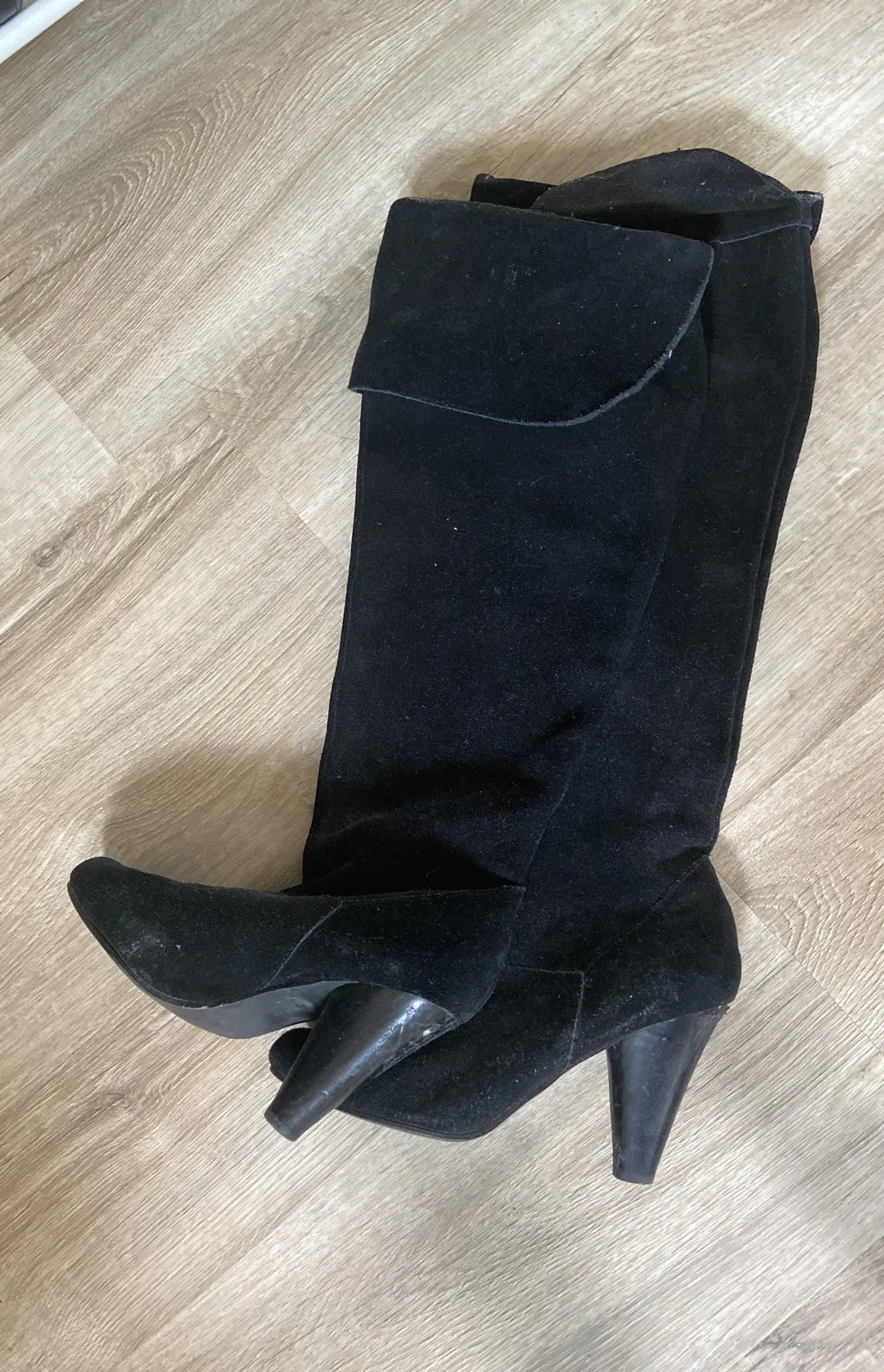 Suede Over The knee Heels (size 7) photo 1