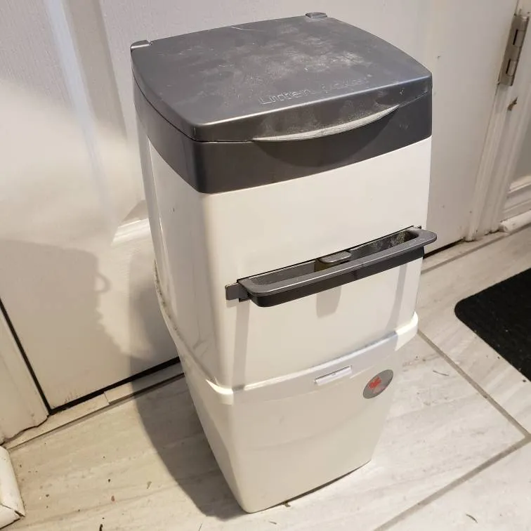 Cat Litter Locker photo 1