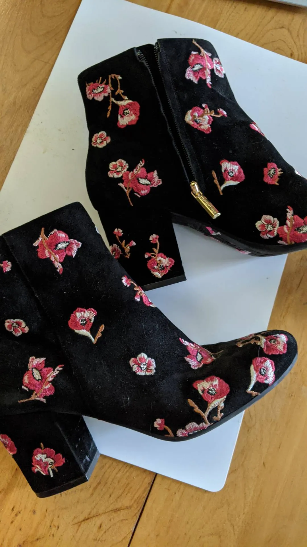 Karl Lagerfeld Booties, 9-10 photo 1