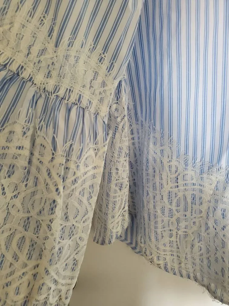 Super Cute Lace Top- M photo 1