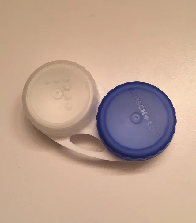 Contact lenses travel/storage case photo 1