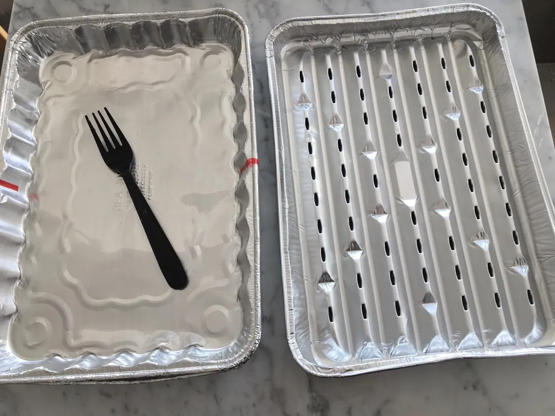 4 Aluminum Foil Pans photo 1