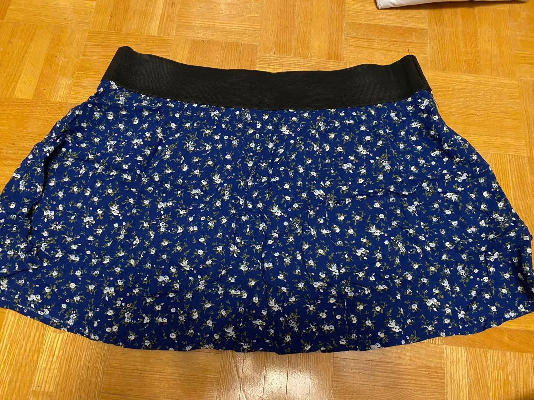 Skirt With Flowers photo 1