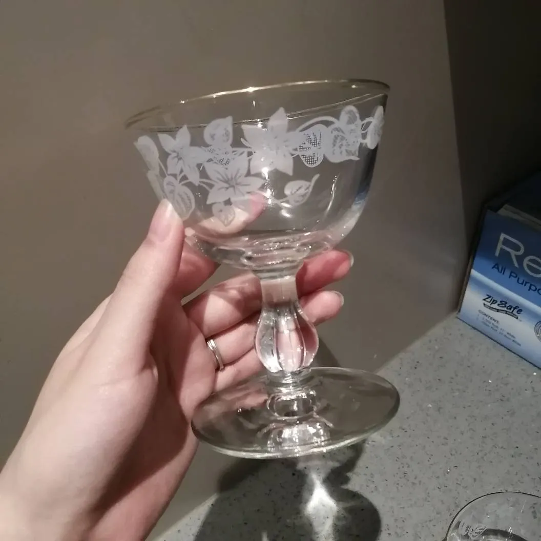 4x Glasses For... Cocktail?? photo 1