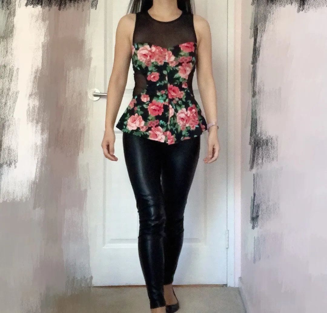 Sexy Guess Floral Top photo 1