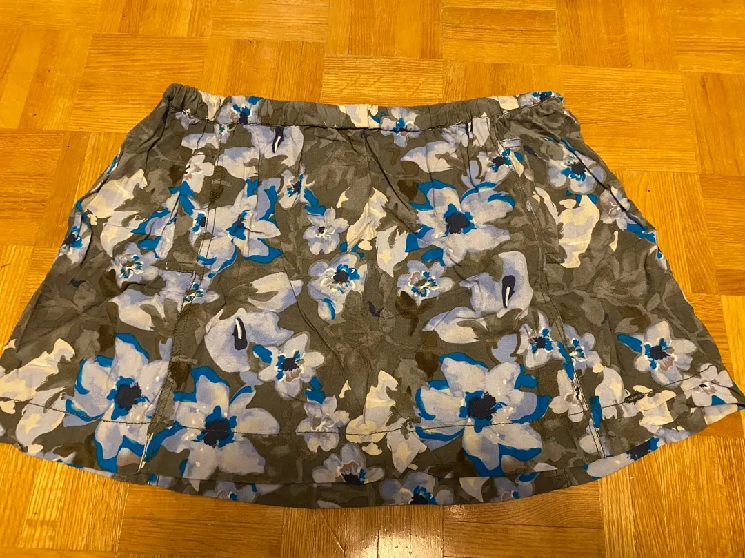 Garage Skirt With Pockets photo 1