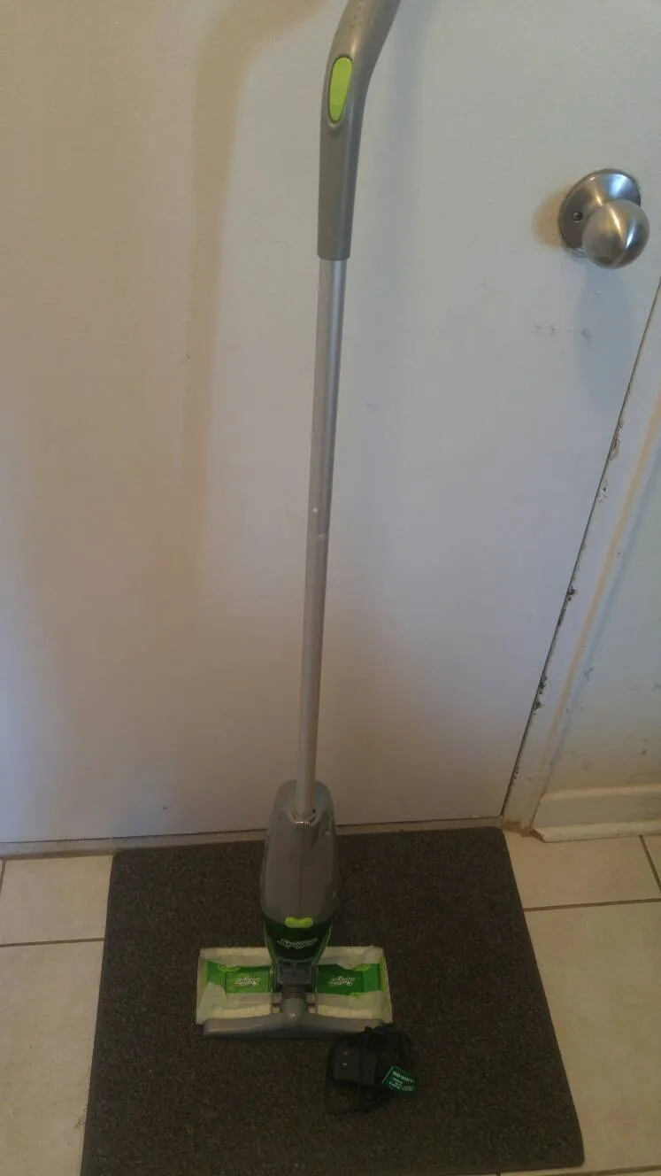 Swiffer Sweep & Vac photo 1