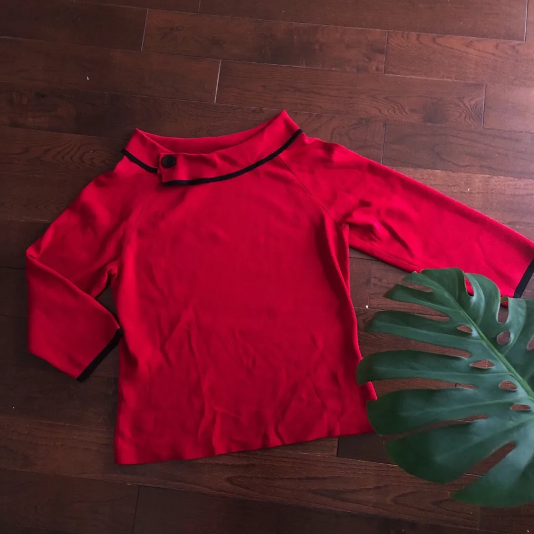 Classy red long sleeve blouse with a cute button detail 🍒 photo 1