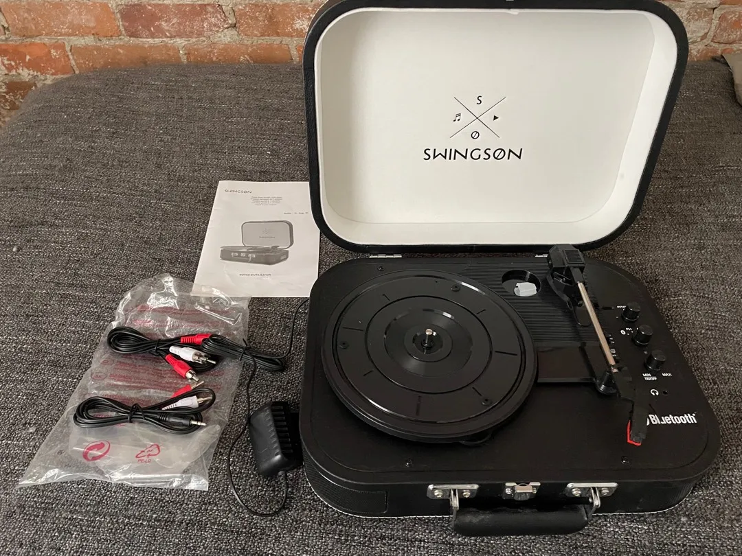 Portable Bluetooth Record Player With Built In Speakers / Lec... photo 1