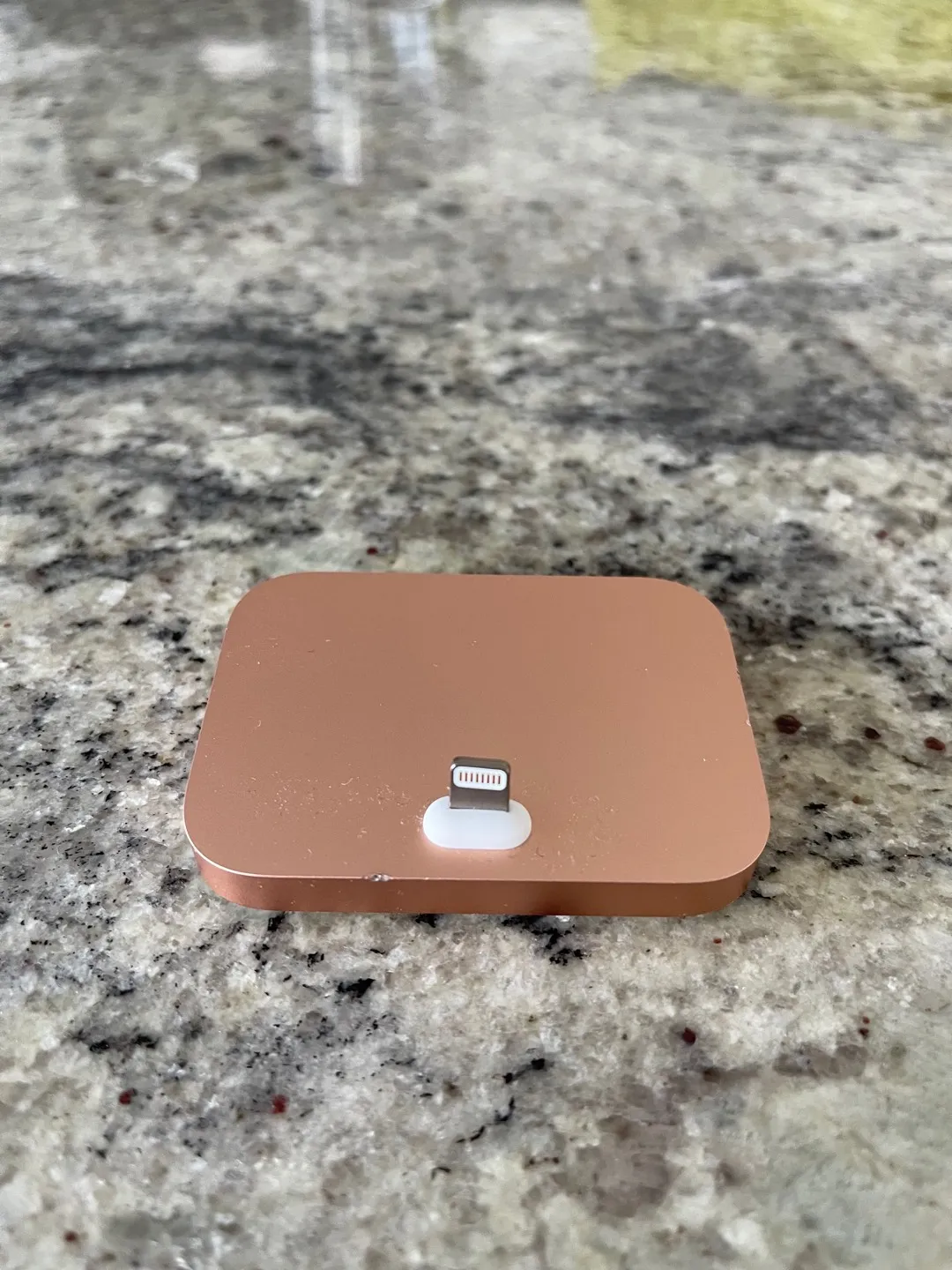 Apple iPhone Lighting Dock photo 1