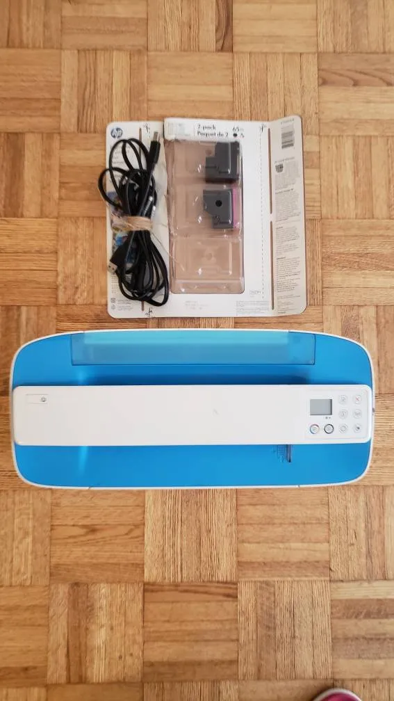 HP Desk Jet 3755 photo 1