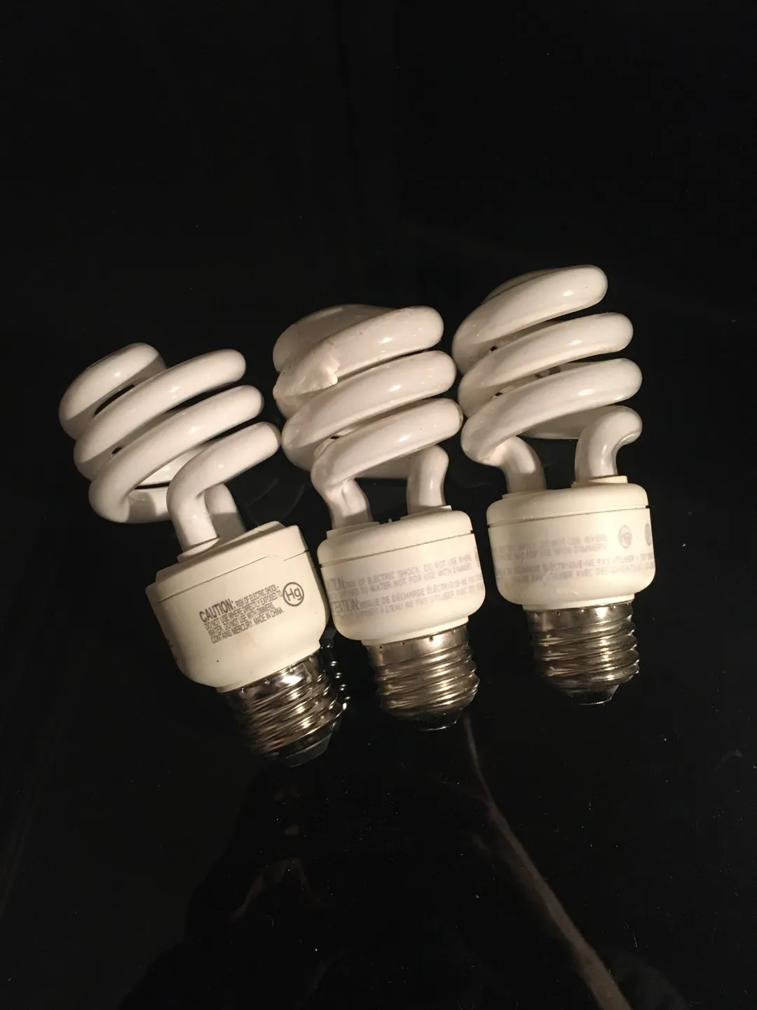 3 CFL bulbs photo 1