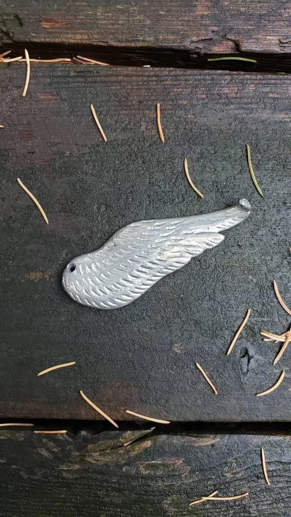 Substantial Angel Wing photo 1