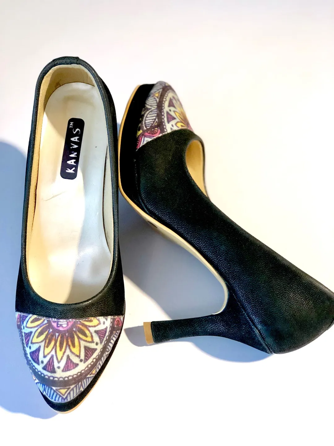 Women's heels / Pumps Size 37 / US size 6 photo 1