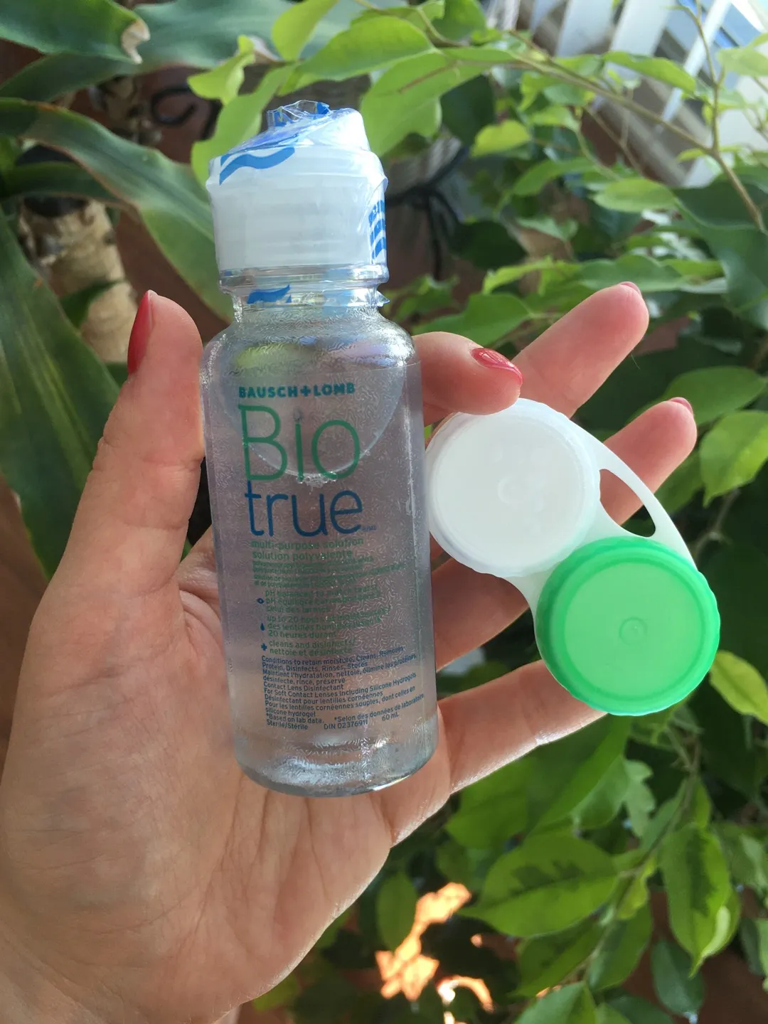 🌟🔥FREE Contact Lenses Case & Solution photo 1