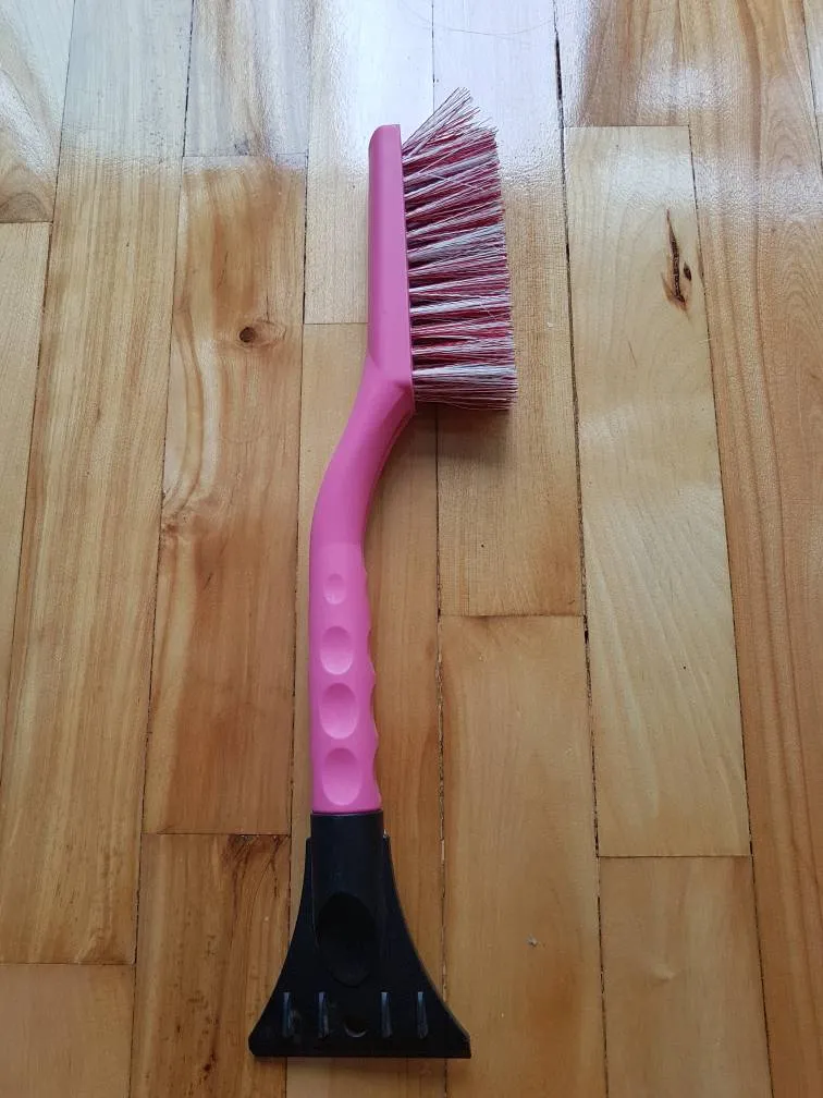 Vehicle Ice Brush photo 1