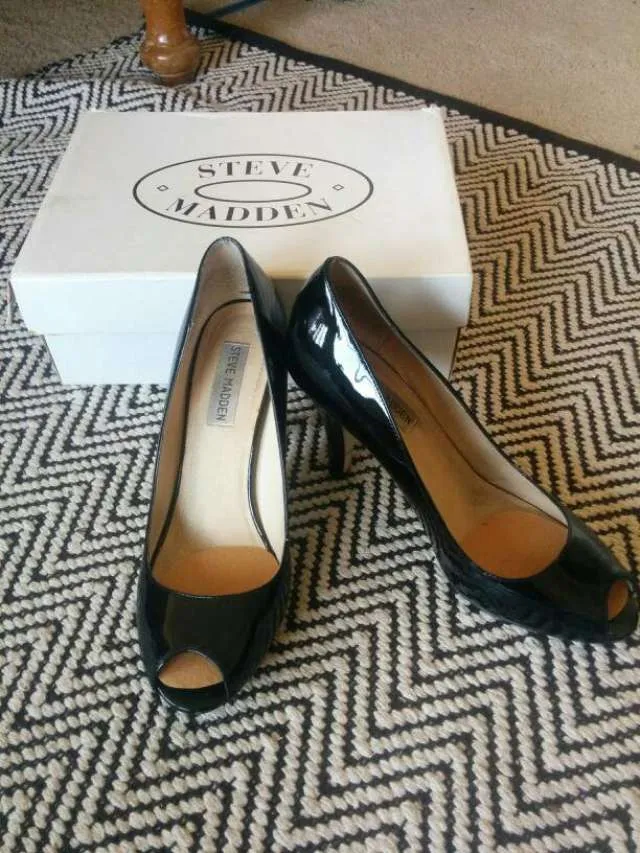 Steve Madden Peep Toe photo 1