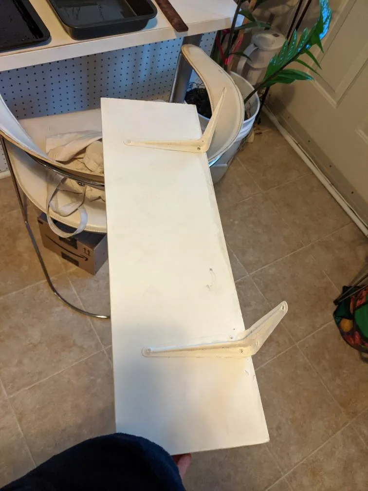 Two shelves+brackets photo 1