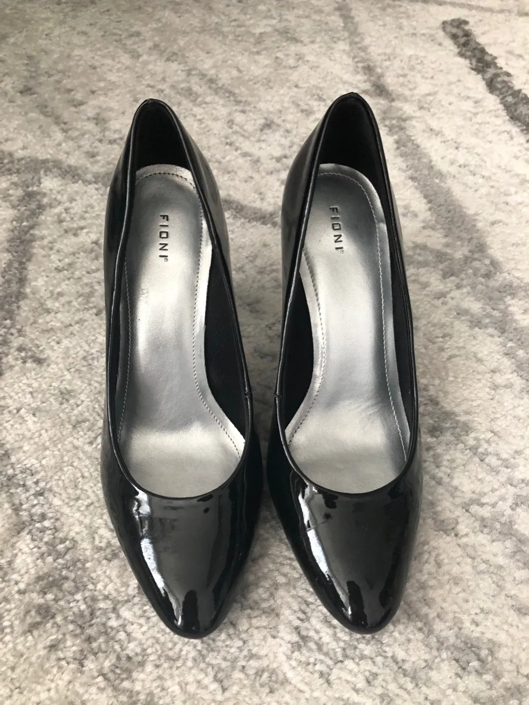 Black Closed-Toe Heels Size 6 photo 1