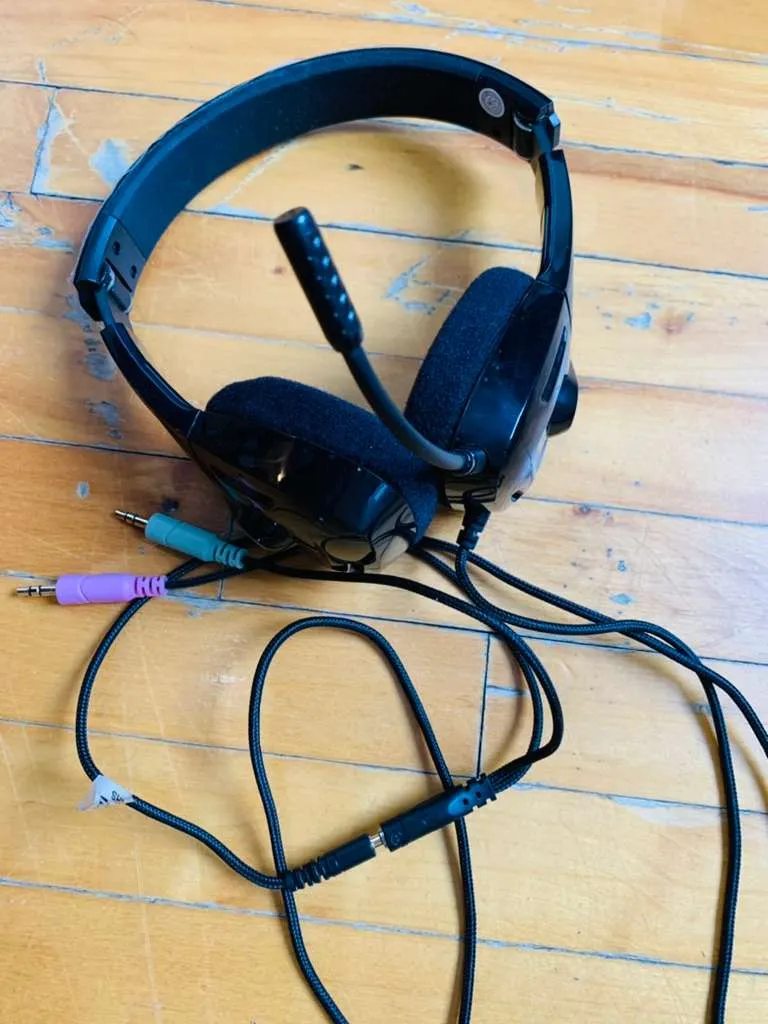 iKiKin Over Ear Headphone photo 1