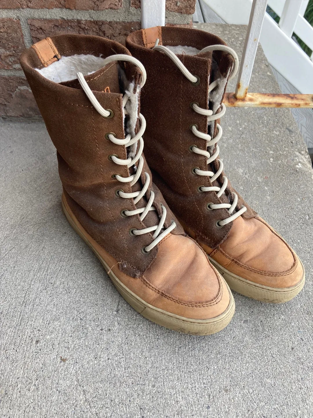 Winter Boots Size 7 W photo 1