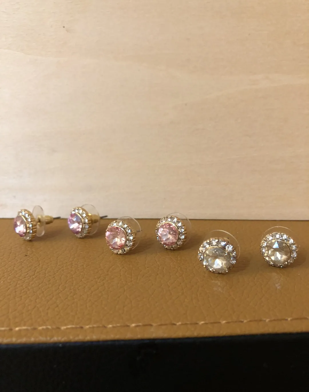 Set Of Stud Earrings photo 1