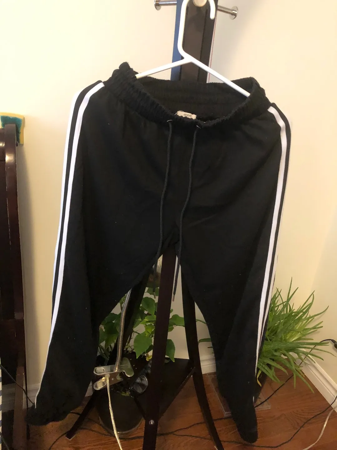 ARDENE STRIPPED SWEATPANTS photo 1