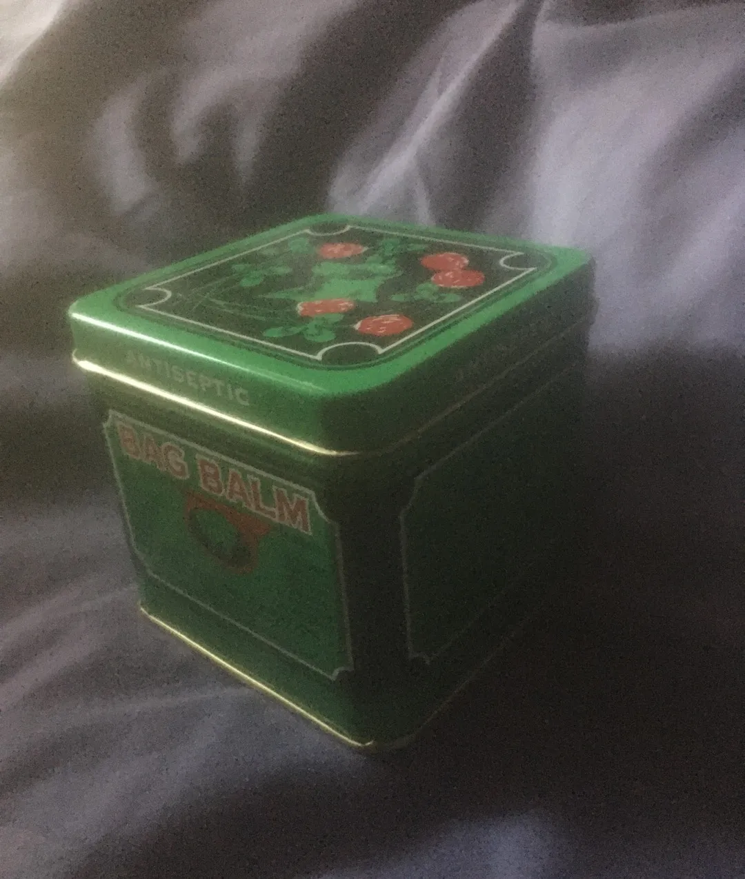 Pretty metal box (small) photo 1