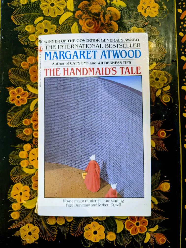 The Handmaid's Tale - Margaret Atwood photo 1