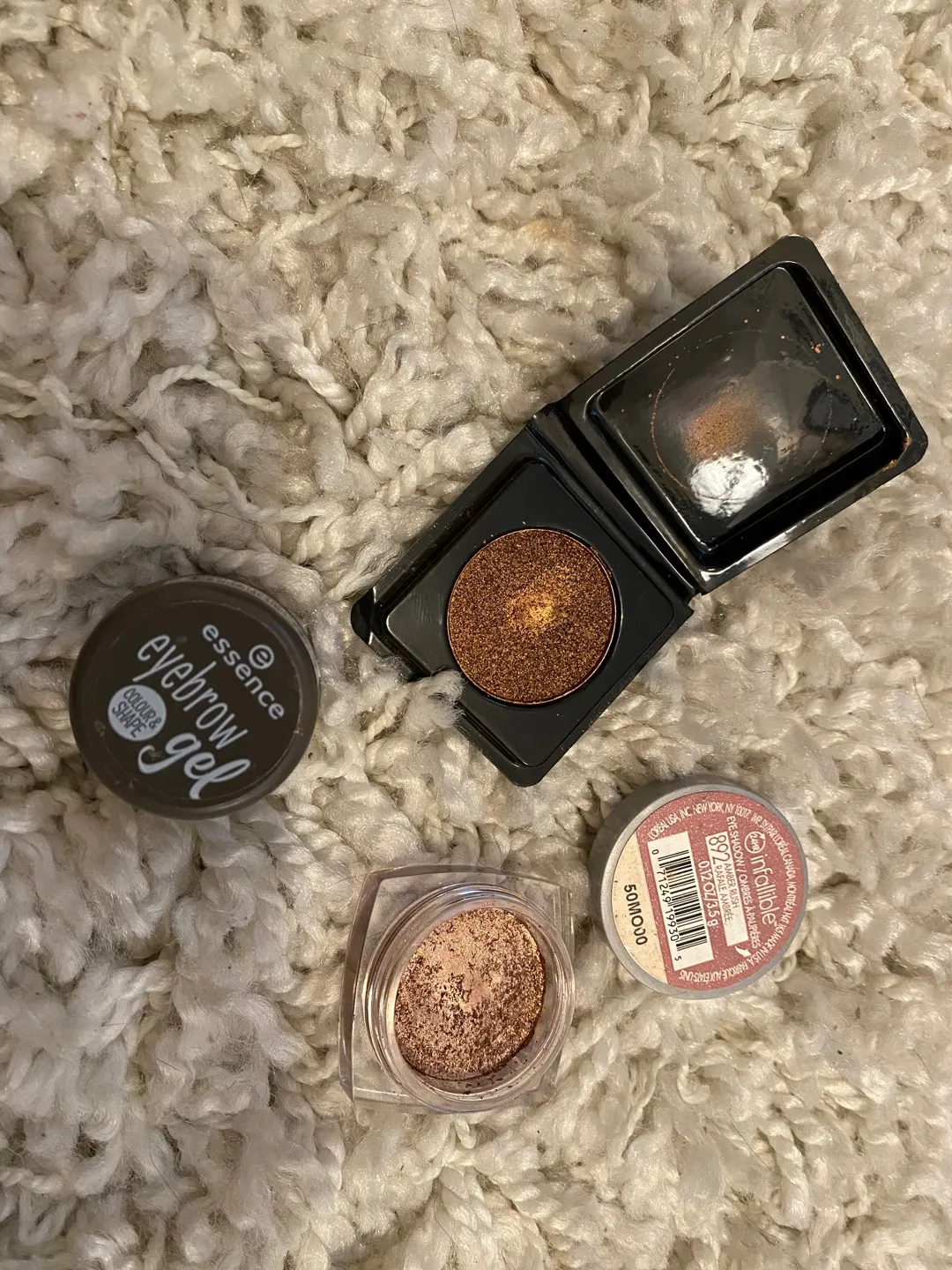 Eyeshadow/brow Products photo 1